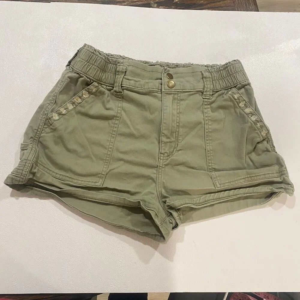 Arizona Jean Co. Olive Green Utility Shorts Floral Embroidered Size 12